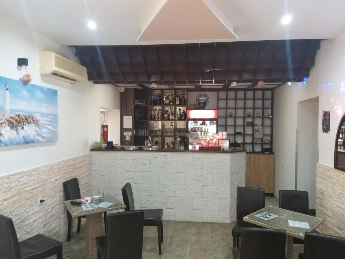 Buffet M Apartments And Rooms Obrovac Ngoại thất bức ảnh