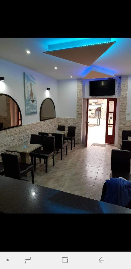 Buffet M Apartments And Rooms Obrovac Ngoại thất bức ảnh